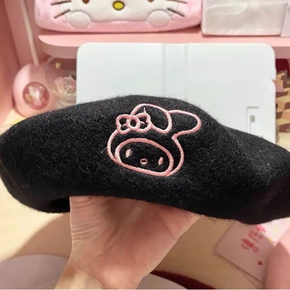 MULTIPLE COLORS AVAILABLE 😍HELLO KITTY OR MY MELODY WOOL BERET - Picture 2 of 8